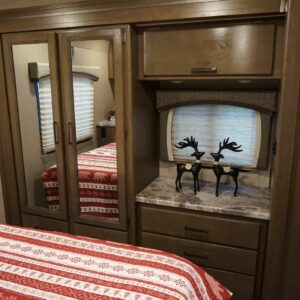 Master Queen bed
